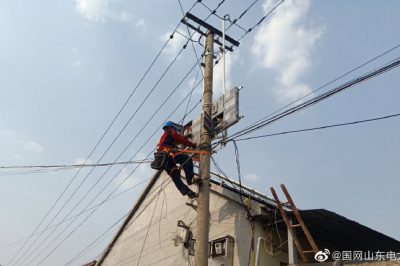 東營供電公司對牛莊鎮(zhèn)魏家村進(jìn)行低壓改造