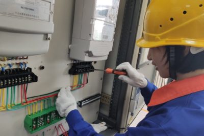 河北電力：電力一姐多奇志，不愛(ài)紅裝愛(ài)工裝