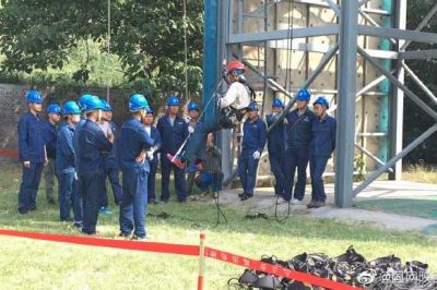 藍田縣供電公司參加電網(wǎng)公司專項應(yīng)急技能培訓(xùn)