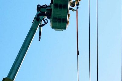 10千伏徐山斗線西范莊支線55號桿帶電T接?xùn)|關(guān)莊南臺，消除線路供電隱患