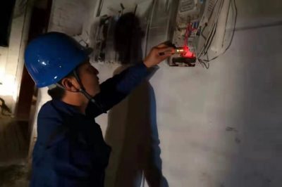 衡水市桃城區(qū)供電公司分組逐段線路、逐個電纜分接箱查找故障點