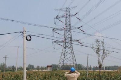 500千伏艾姚、艾湖線開展保電特巡工作