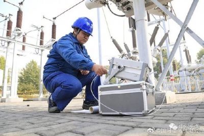 淄博供電公司對開關設備開展微水測試