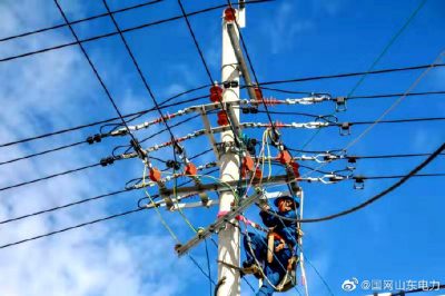 姜家莊臺區(qū)表箱下引線改造3500余米