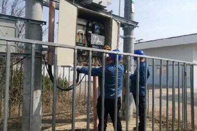 張格莊鎮(zhèn)衛(wèi)生院配電變壓器進(jìn)行測(cè)溫檢查