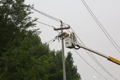 帶電更換電桿跌落開(kāi)關(guān)故障
